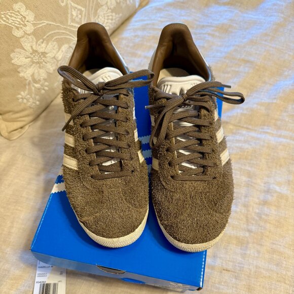 ADIDAS Gazelle Shoes Earth Strata / Wonder White / Off White IG4392  Women's 7 - Picture 2 of 16